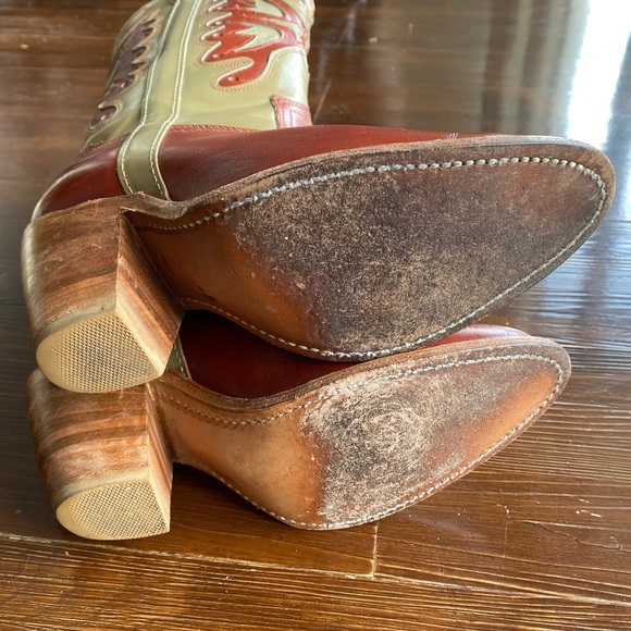 VINTAGE “Miss Capezio” Tan and Red Butterfly Cowboy Boots 🦋 - Picture 12 of 17